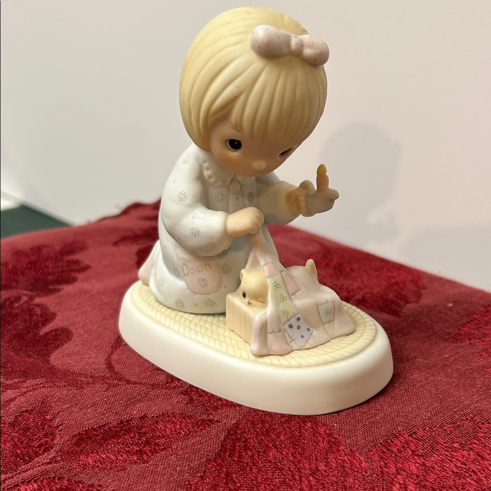 Precious Moments PM-831 “Dawn's Early Light” 1983 With Box
